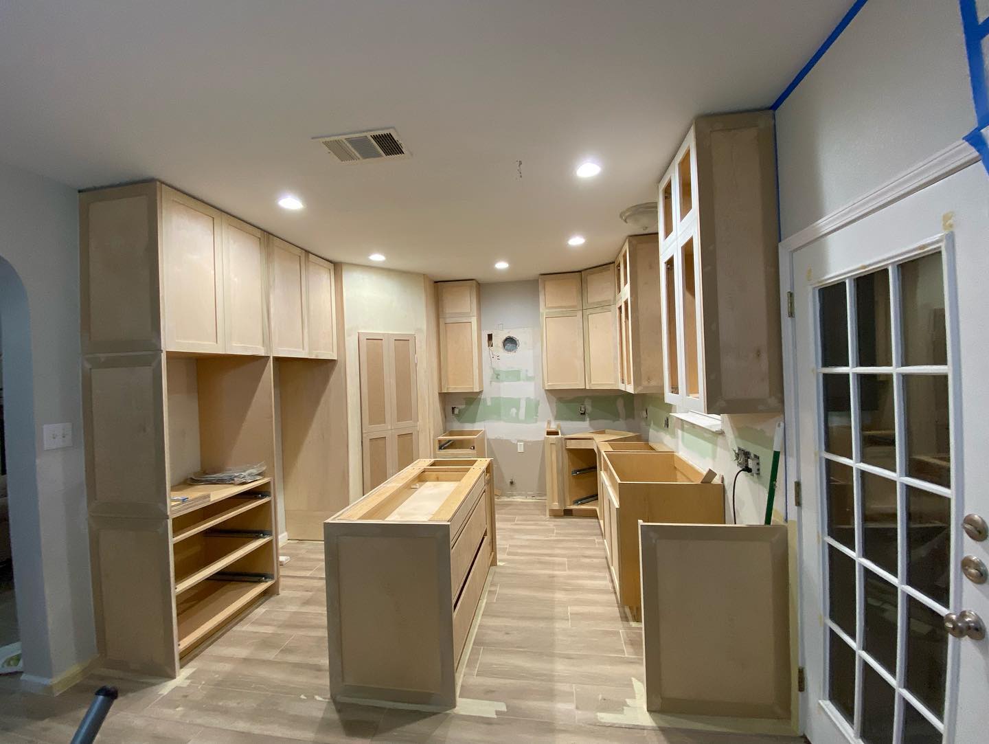 Isla Contractors LLC