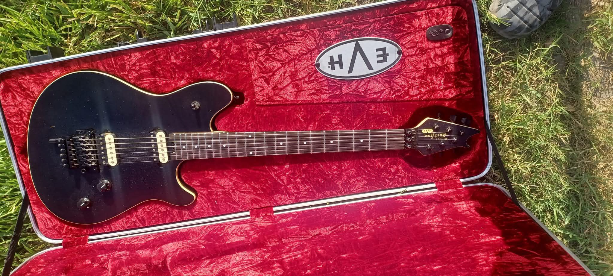 Early 2010 EVH Wolfgang Special – Made in Japan (Gloss Black)