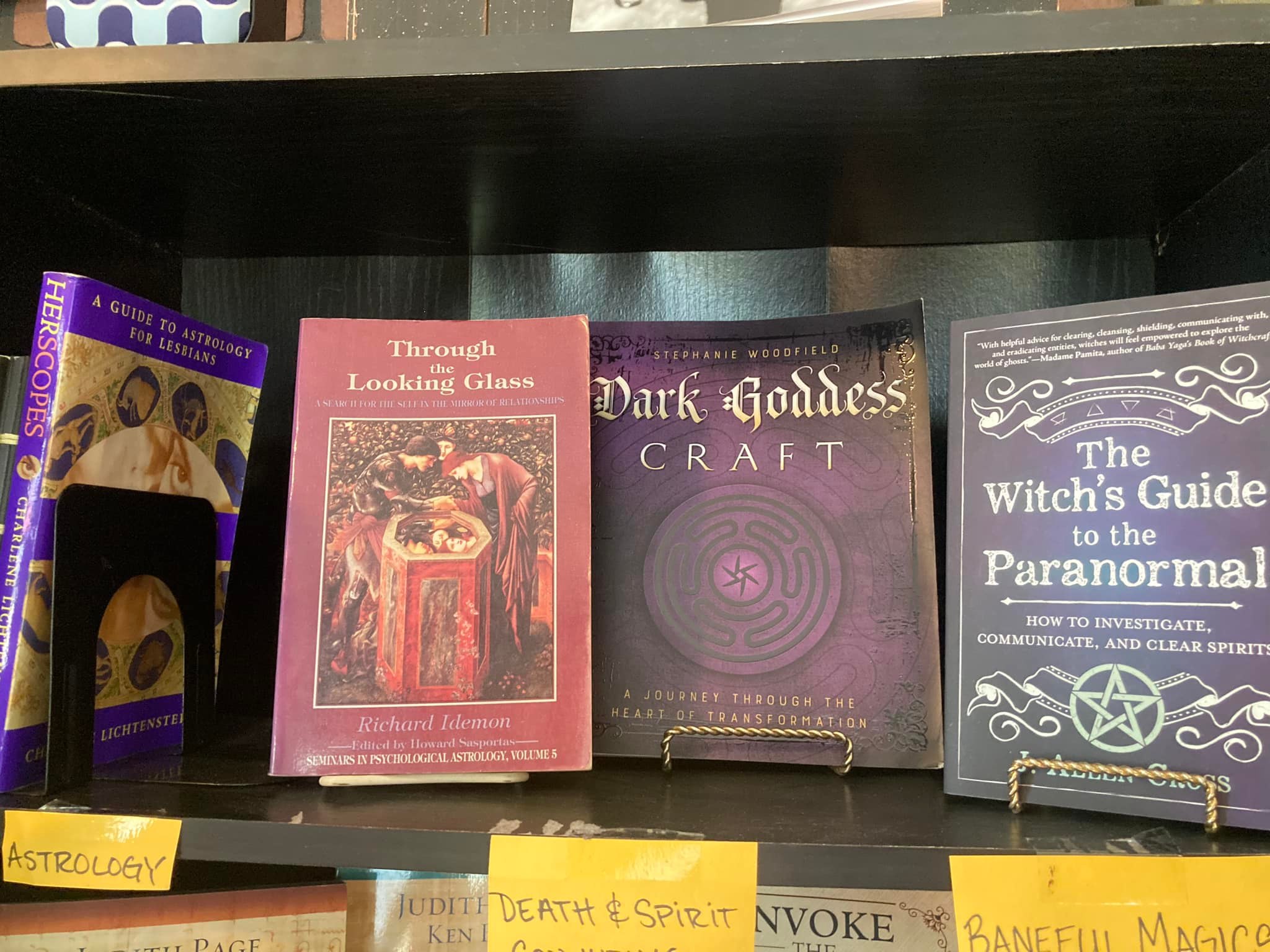 Familiar Books & Metaphysical Shop | Springfield OH