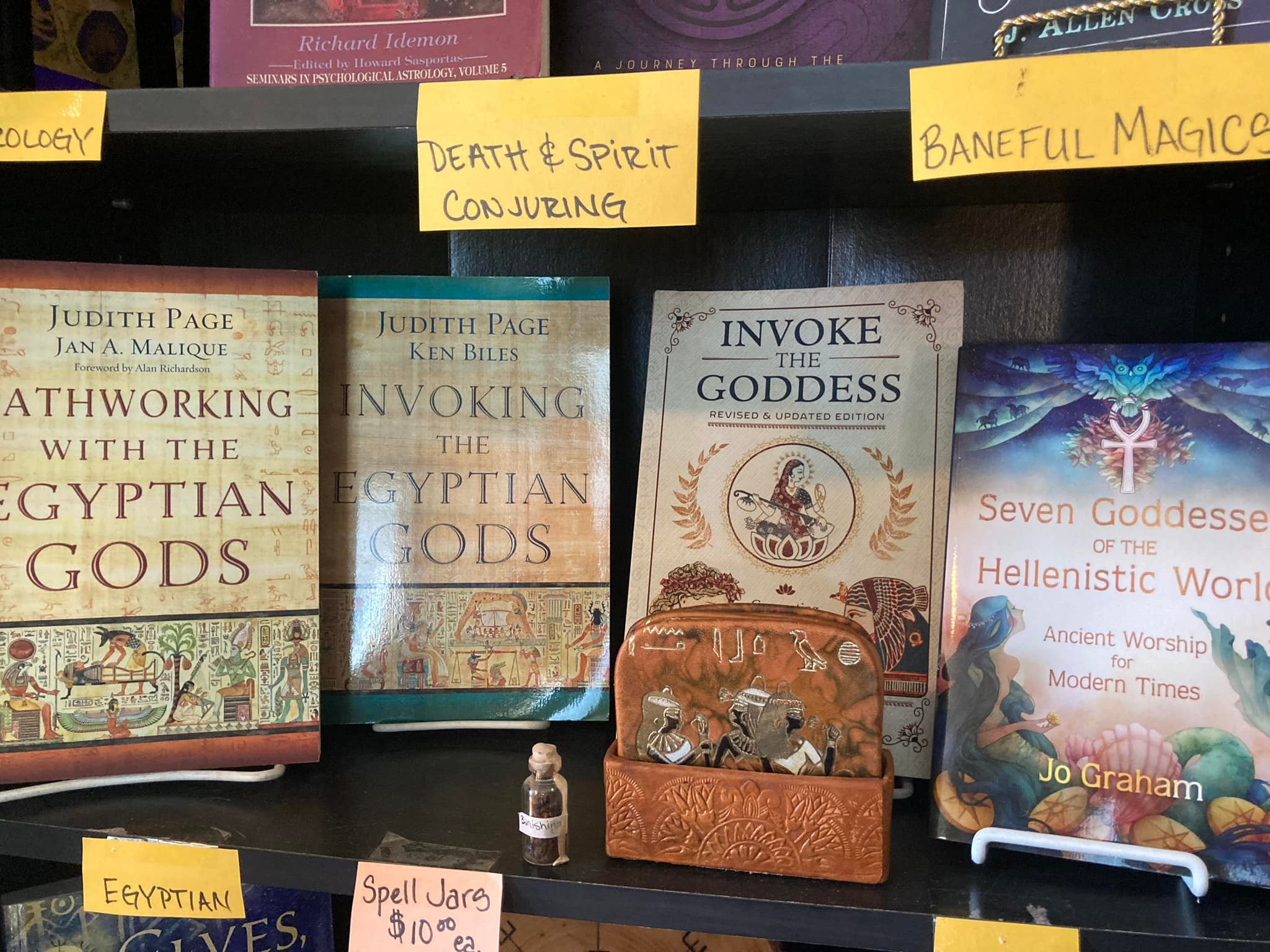 Familiar Books & Metaphysical Shop | Springfield OH