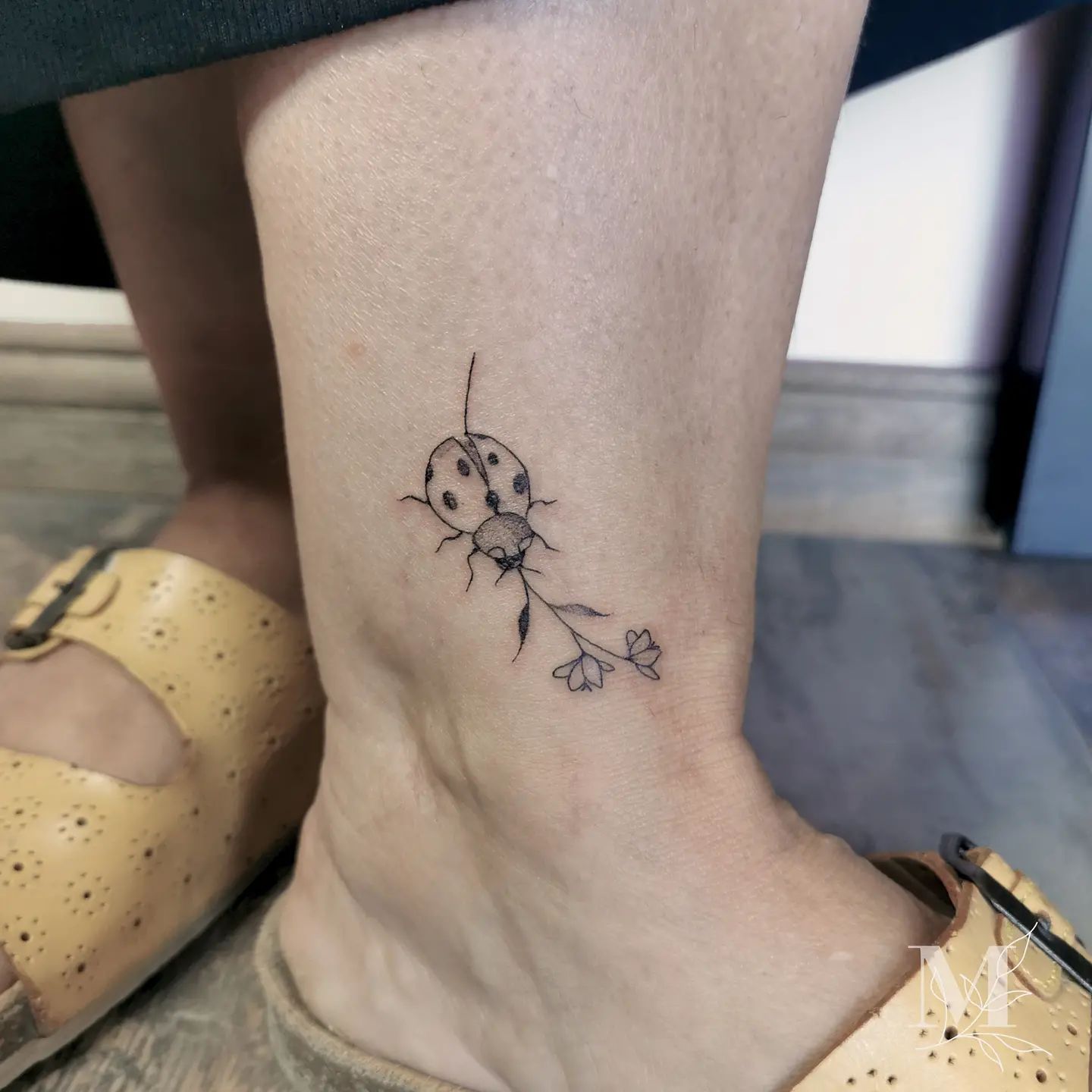 Tatouage Coccinelle Noir Et Blanc