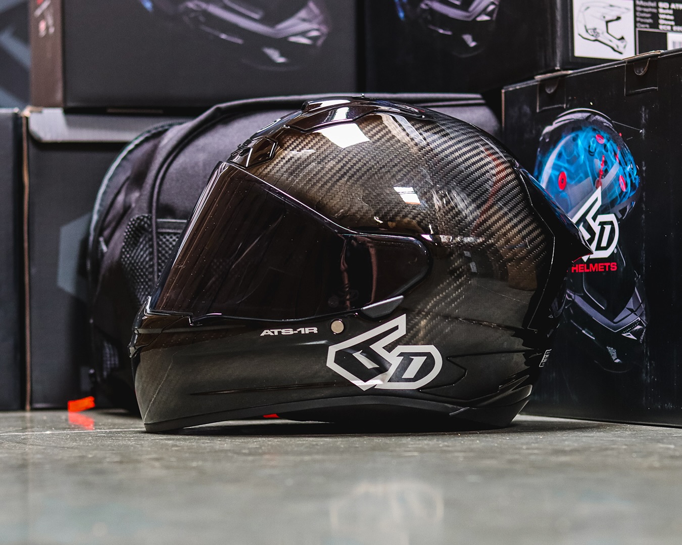 directional motorcycle helmet K7 Full Face FEATURESBold FXR Graphics A Closer Look at 6D