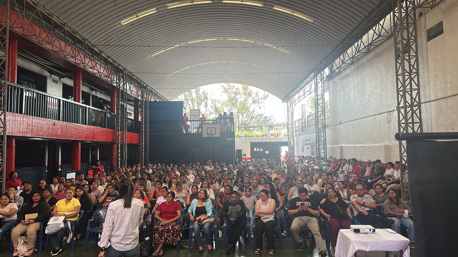 Liceo - ¡Un nuevo comienzo, un nuevo logo! La próxima era del Liceo ...