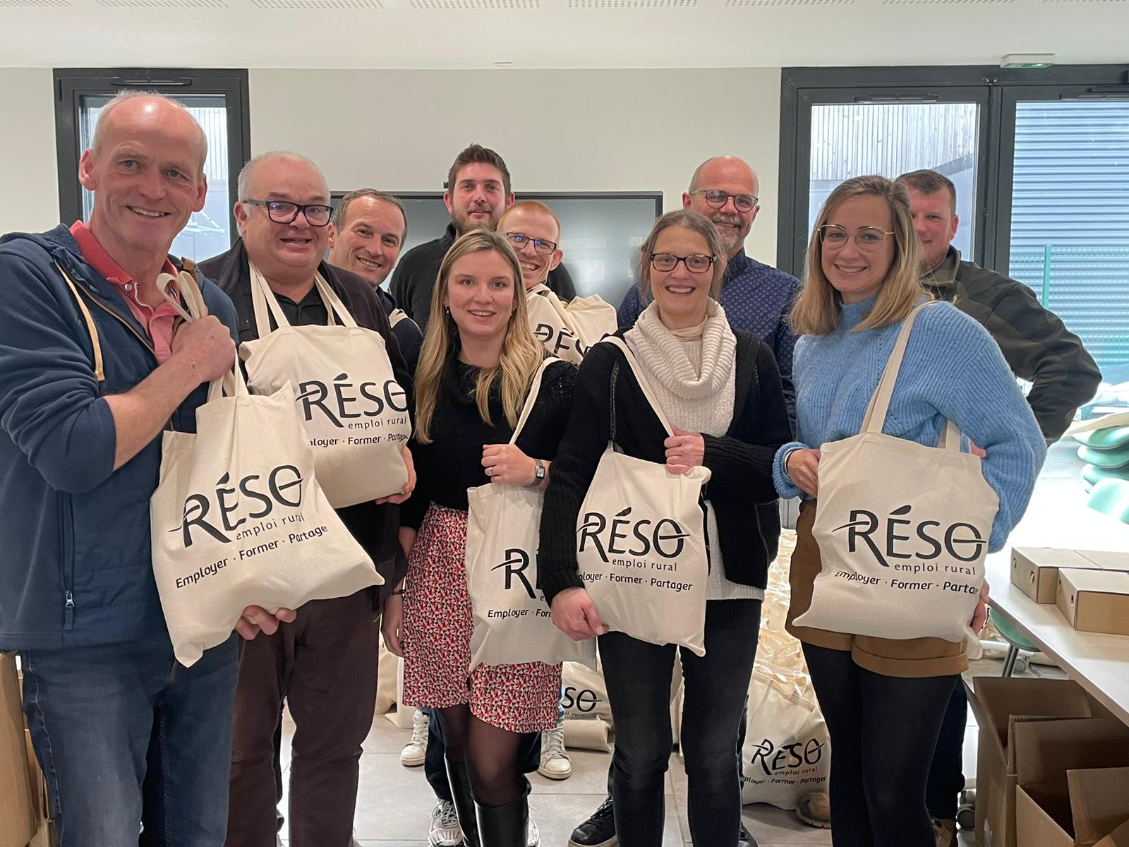 RÉSO - 🎄 L'esprit de Noël en action chez RÉSO ! 🎁 Les membres du CSE ...