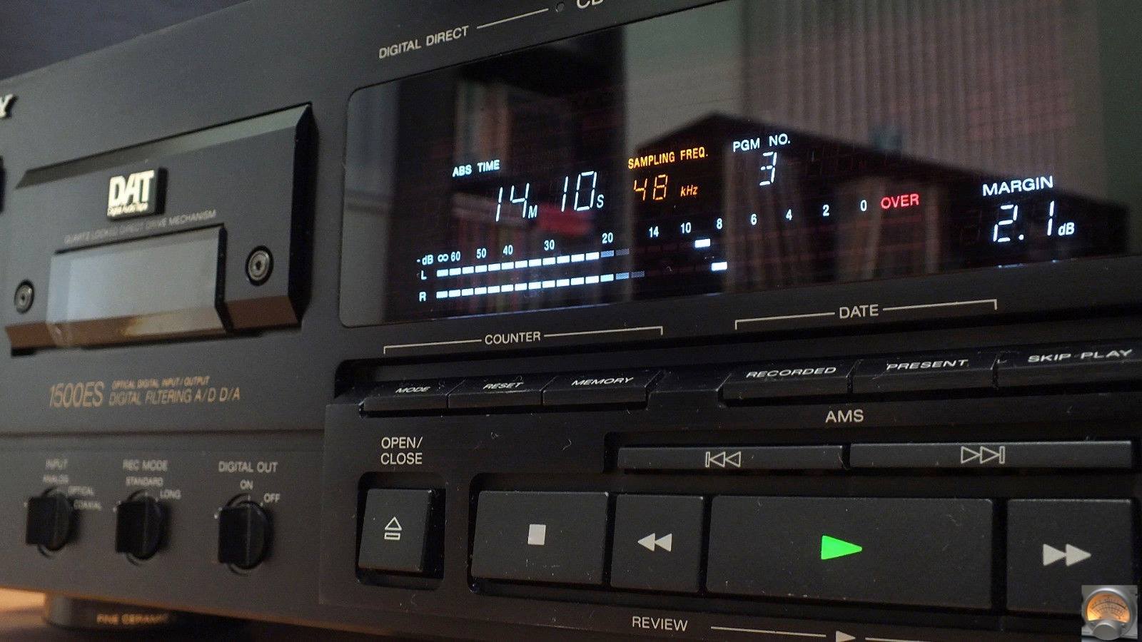 Zoom on the Sony DTC-1500ES DAT recorder