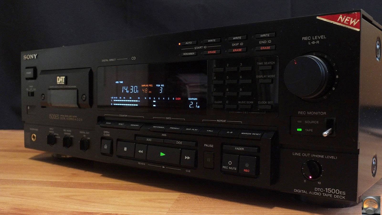 Zoom on the Sony DTC-1500ES DAT recorder