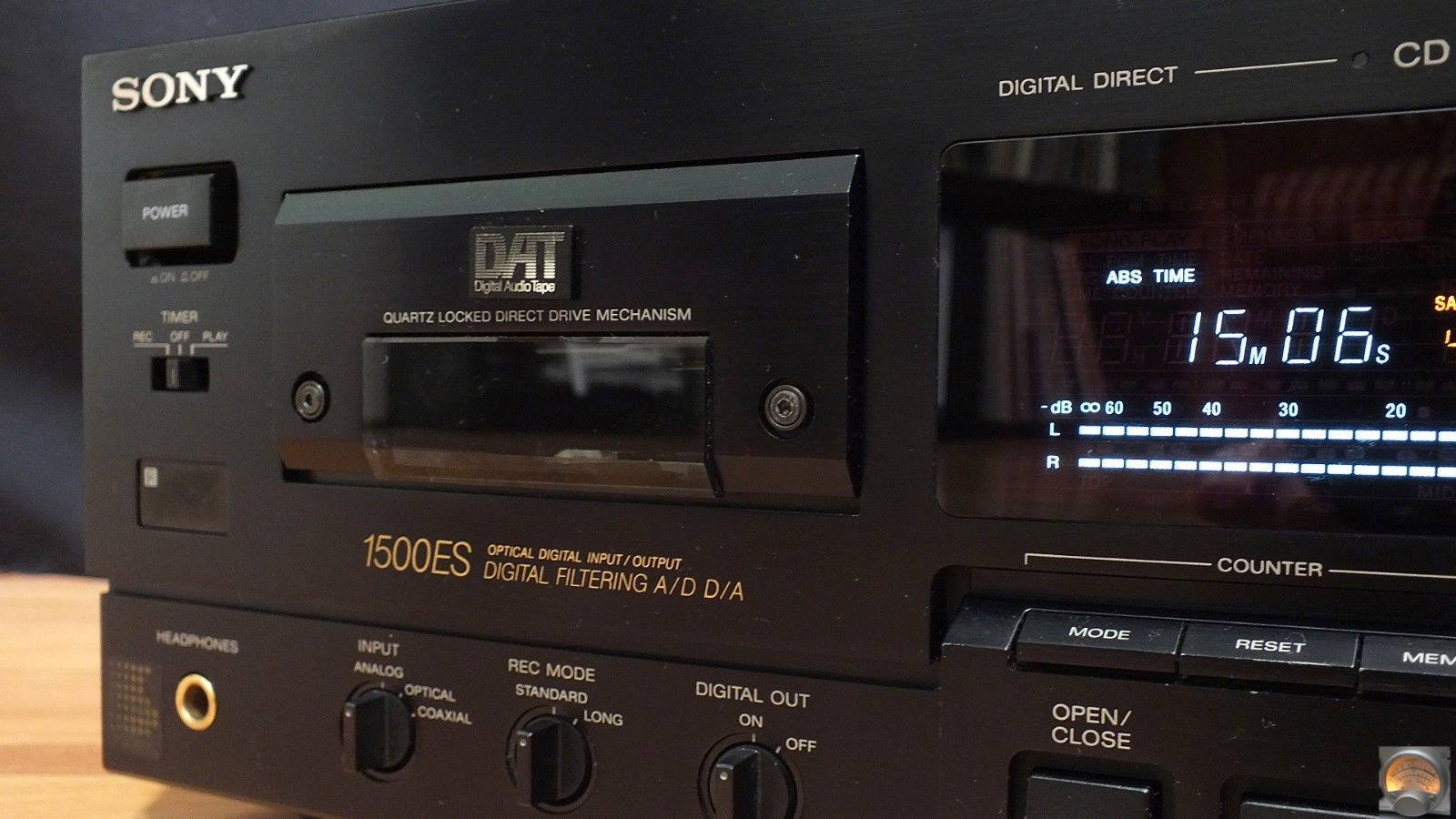 Zoom on the Sony DTC-1500ES DAT recorder