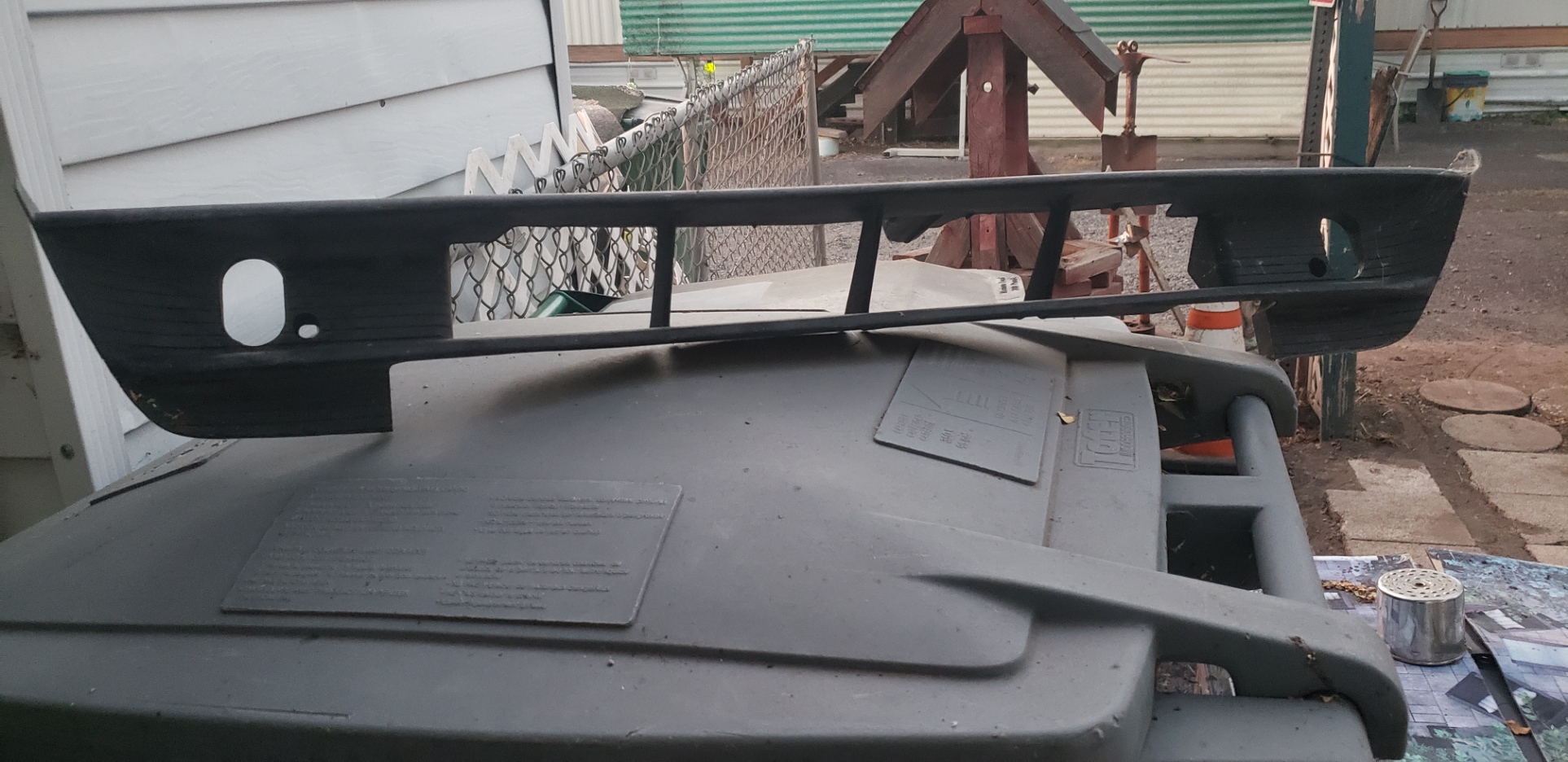 1978 Datsun Z parts for sale: valve cover, 4-cylinder engine