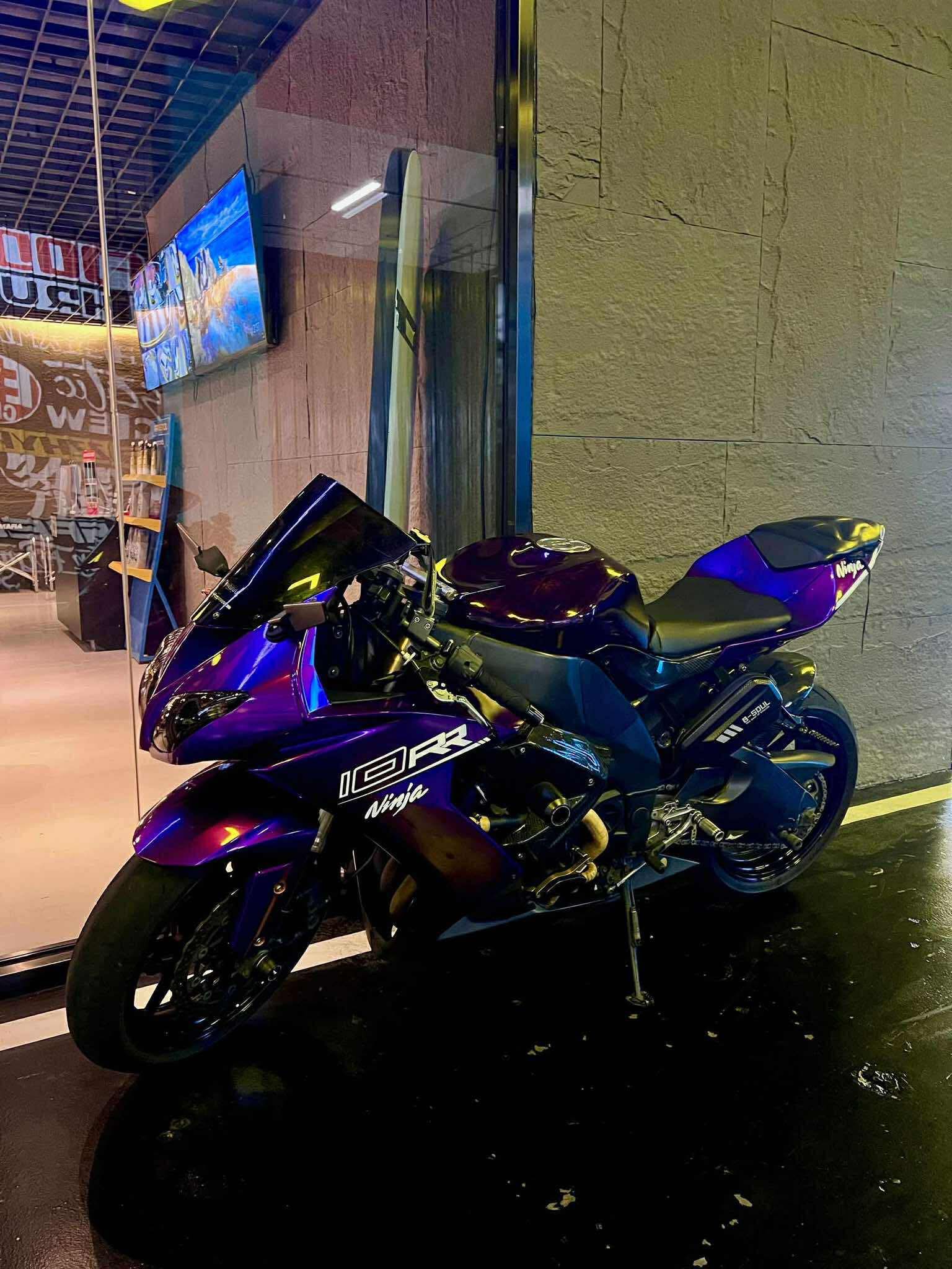 2009 Kawasaki ZX10R for sale with SC Project exhaust and Ohlins