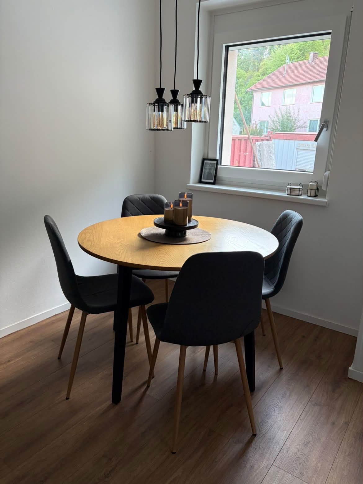 Esstisch und Couch zu verkaufen! Preise vhb Esstisch mit Sessel