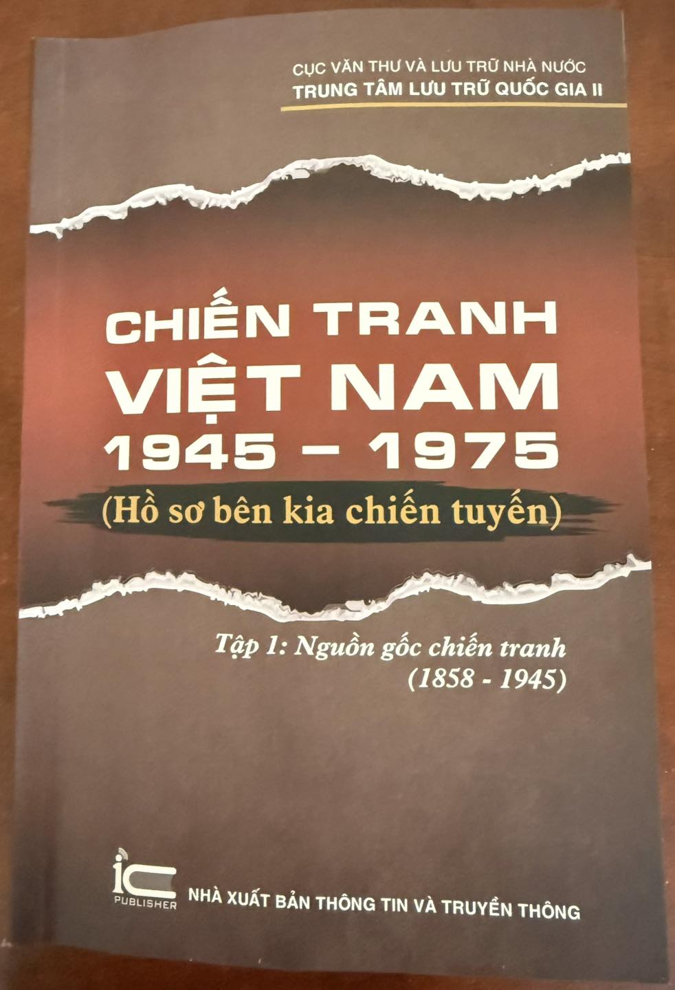Giới thiệu sách “Chiến tranh Việt Nam 1945-1975 (Hồ sơ bên kia