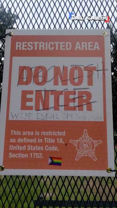 Entering restricted White House grounds is a federal crime photo 1