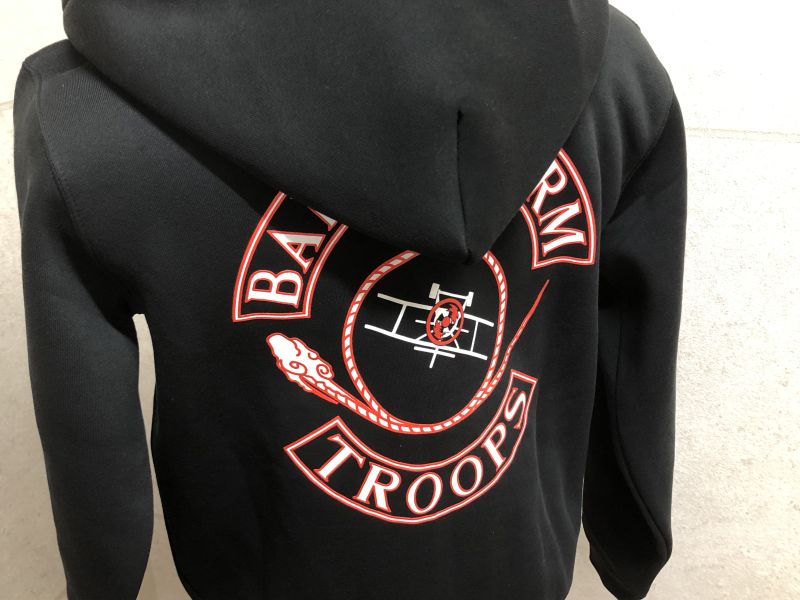 はる萬 - 【BARN STORM TROOPS MC】ジップアップパーカー レッド 欠品 