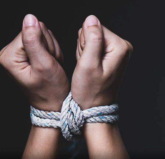 Basic Outdoor Technique for Joining Ropes Safely and Easily #SheetBend ...