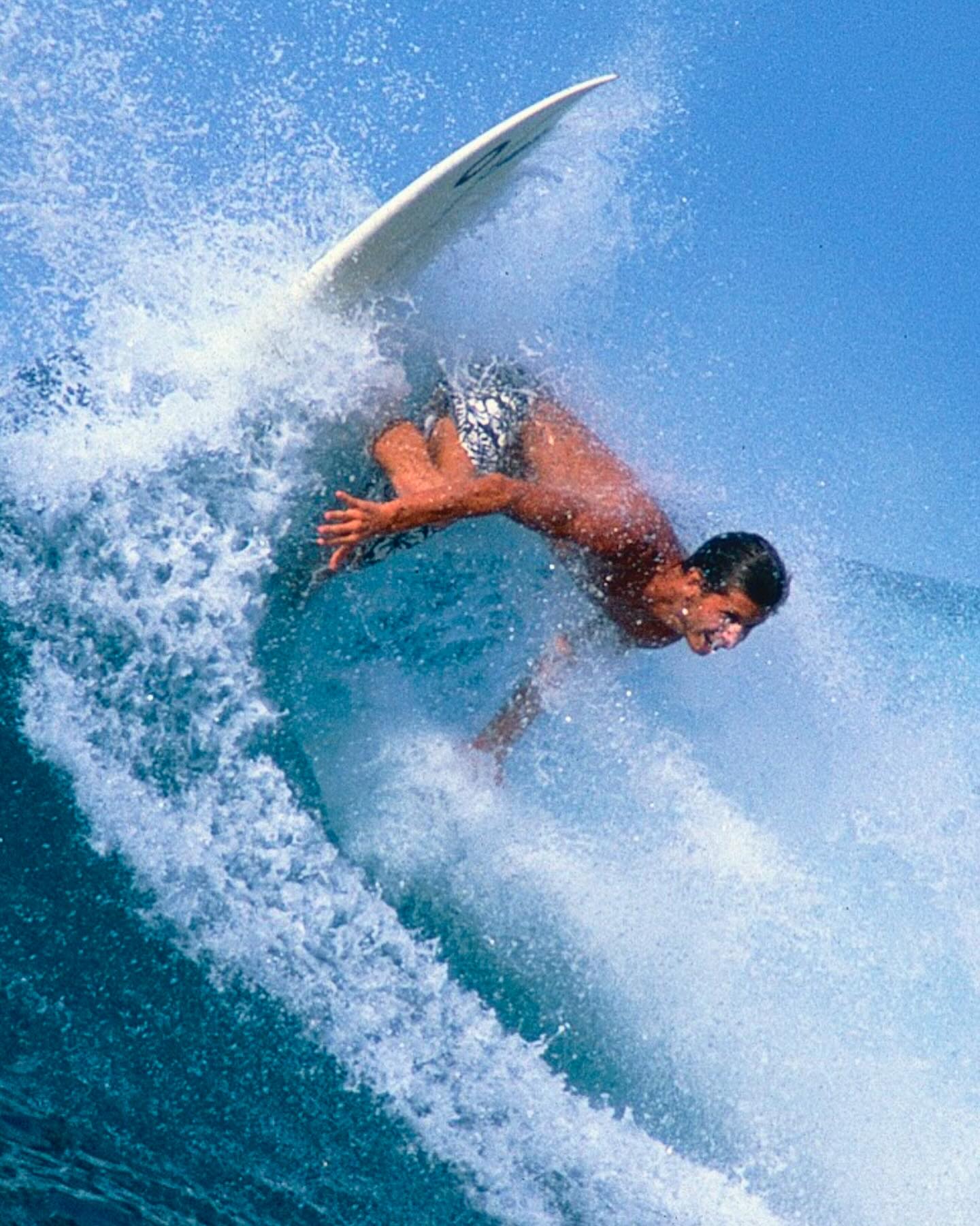 Joel Tudor surfing on epic right-hander wave in Mexico. 🔗4min