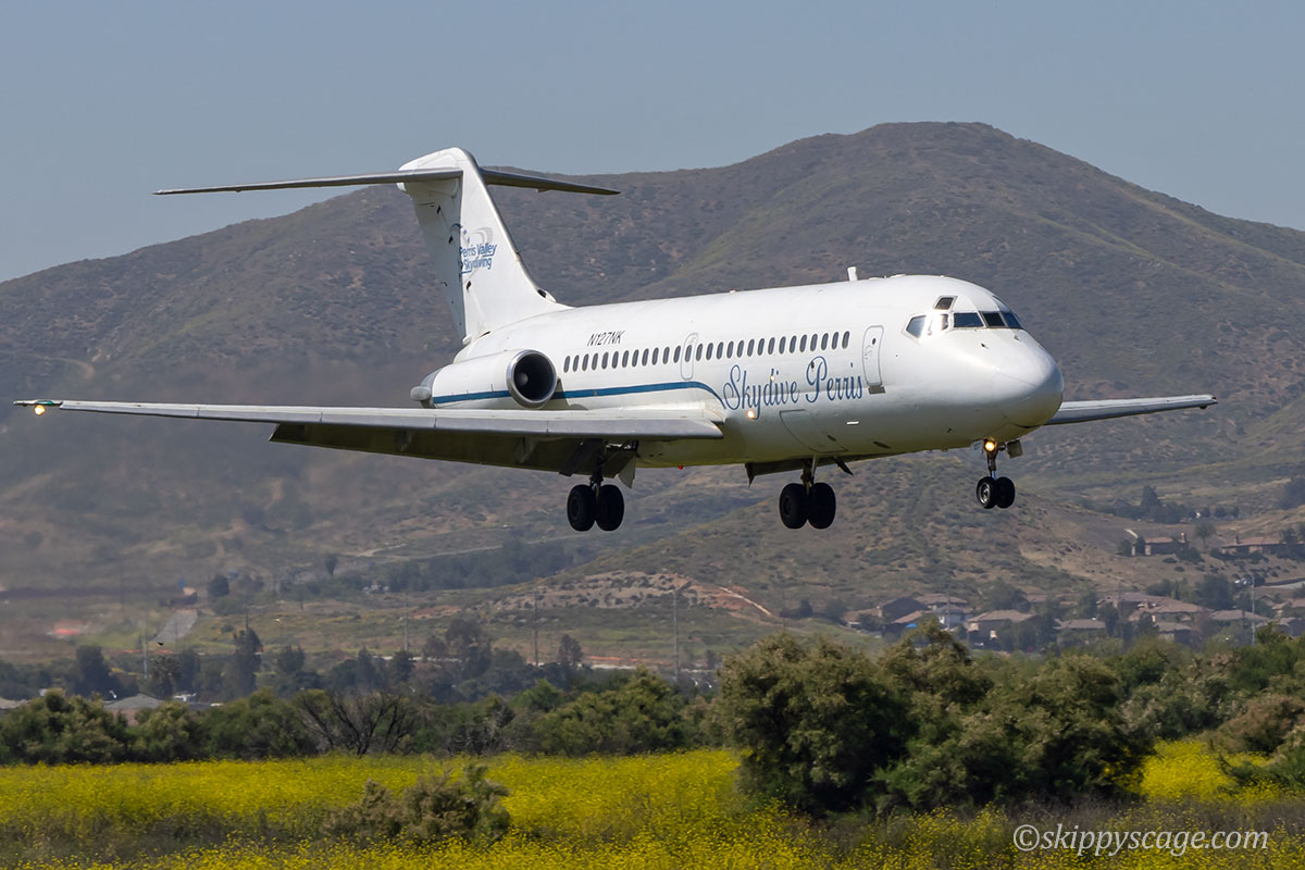 Douglas DC-9-21 skydiving at Perris Valley Airport, CA (May 2024)