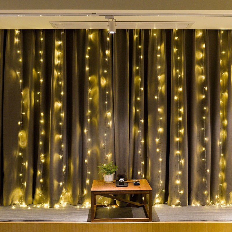 Đèn LED mành rèm còn được gọi với các thuật ngữ khác là: đèn mành rèm ...