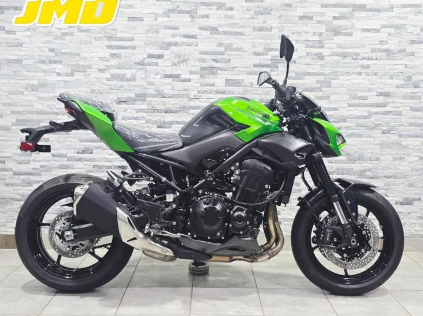 🔥 PURE NAKED PERFORMANCE. UNLEASH THE THRILL! 🔥 The Kawasaki