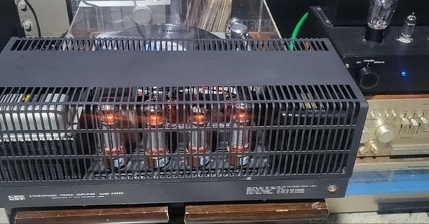 Luxkit A3600 tube amp with 8045G output tube