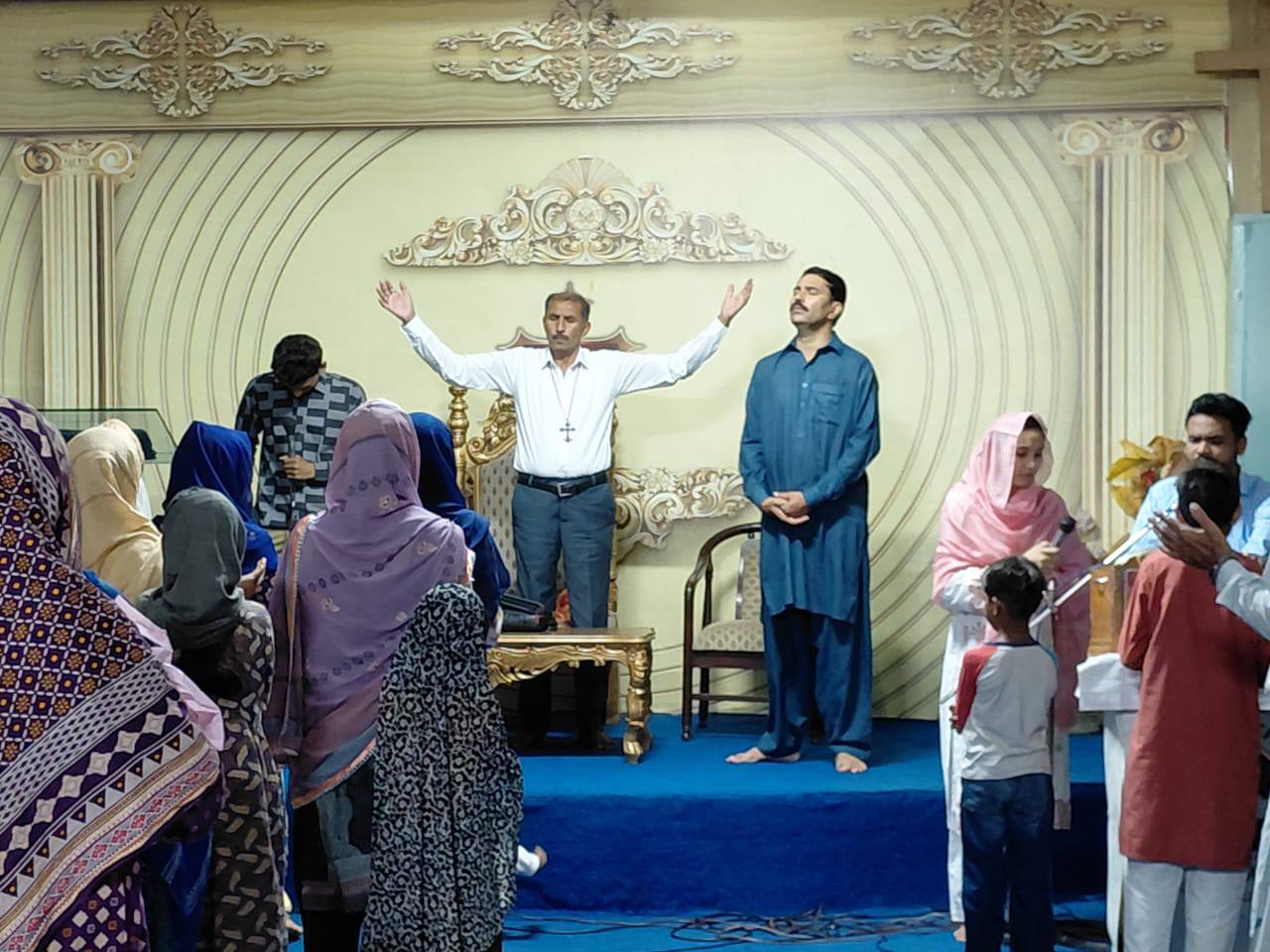 Worshiper Hina Rizwan