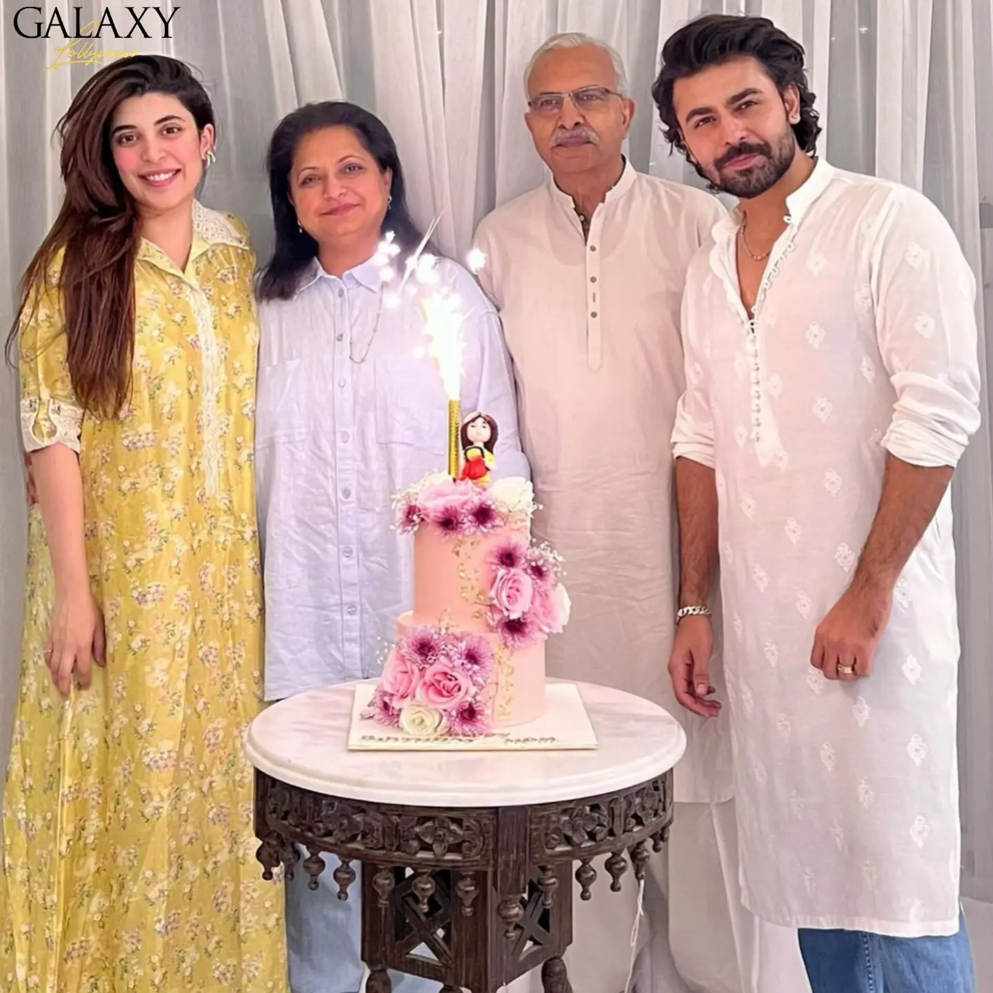 Urwa Hocane pens heartfelt note on mama... - Galaxy Lollywood | Facebook