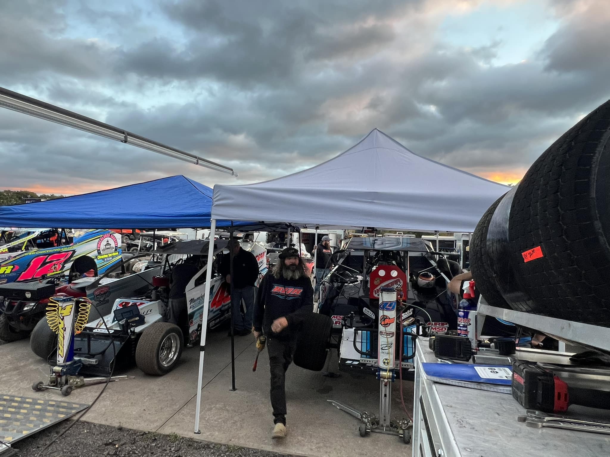 Billy Dunn Racing - The team has been working hard 🤝🏼 We are locked ...