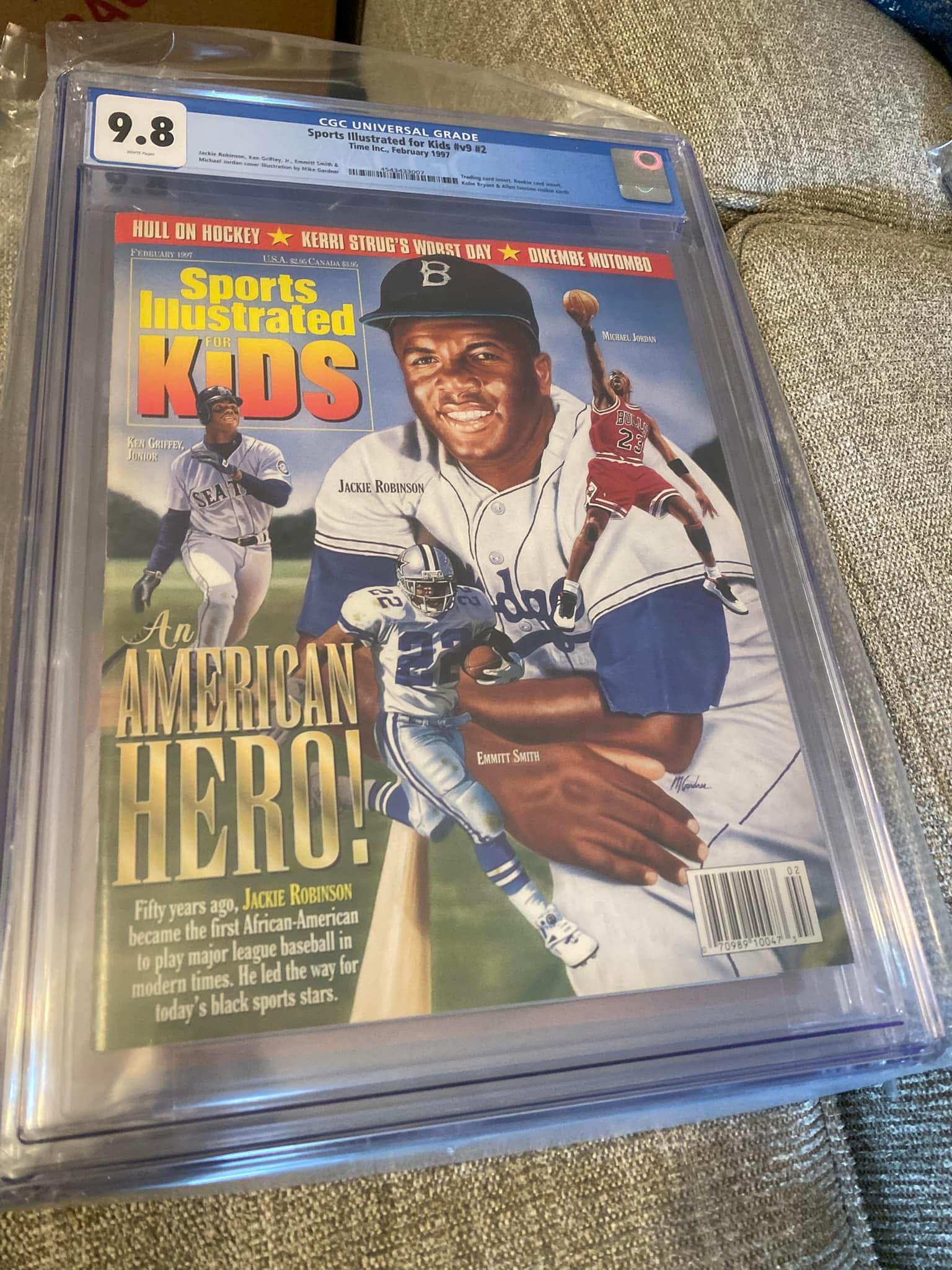 Rare 2013 sports card magazine with sealed appendix for sale