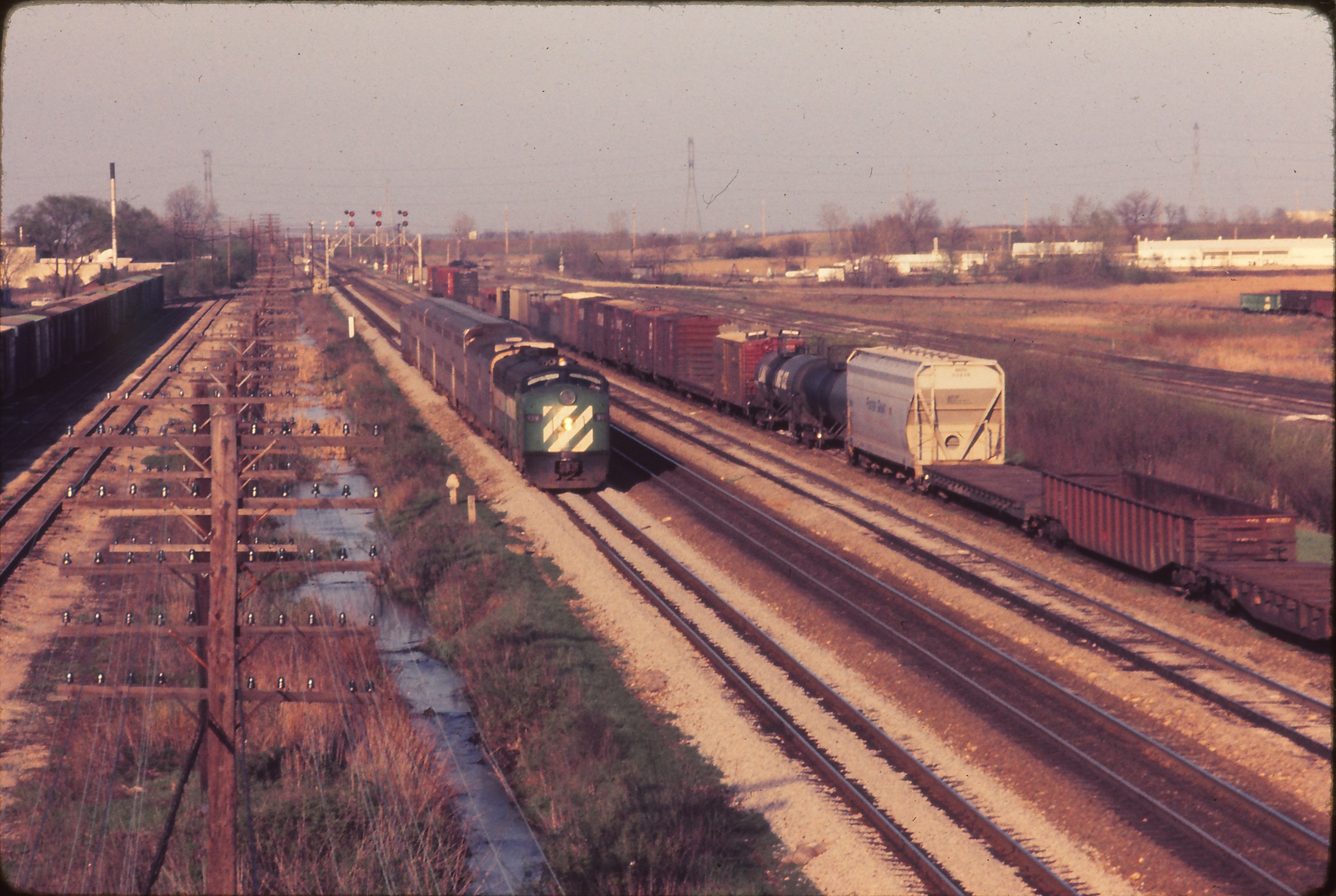 RAILROAD HISTORY BUFFS OF ILLINOIS | Burlington Northern E8A #9939 ...