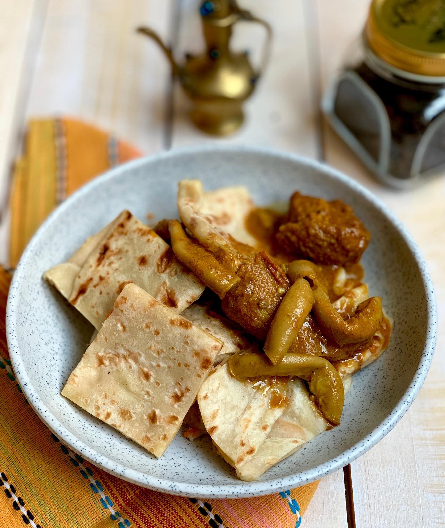 Shan the foodie - Egg Roti with Babath Curry.😋 Egg Roti is... | Facebook