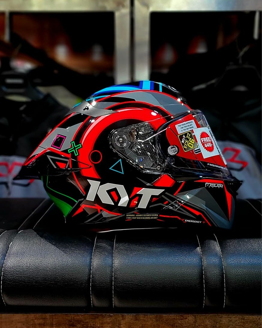 Own the Track with KYT TT Revo Ratthapark! 🏁🔥 Inspired by speed