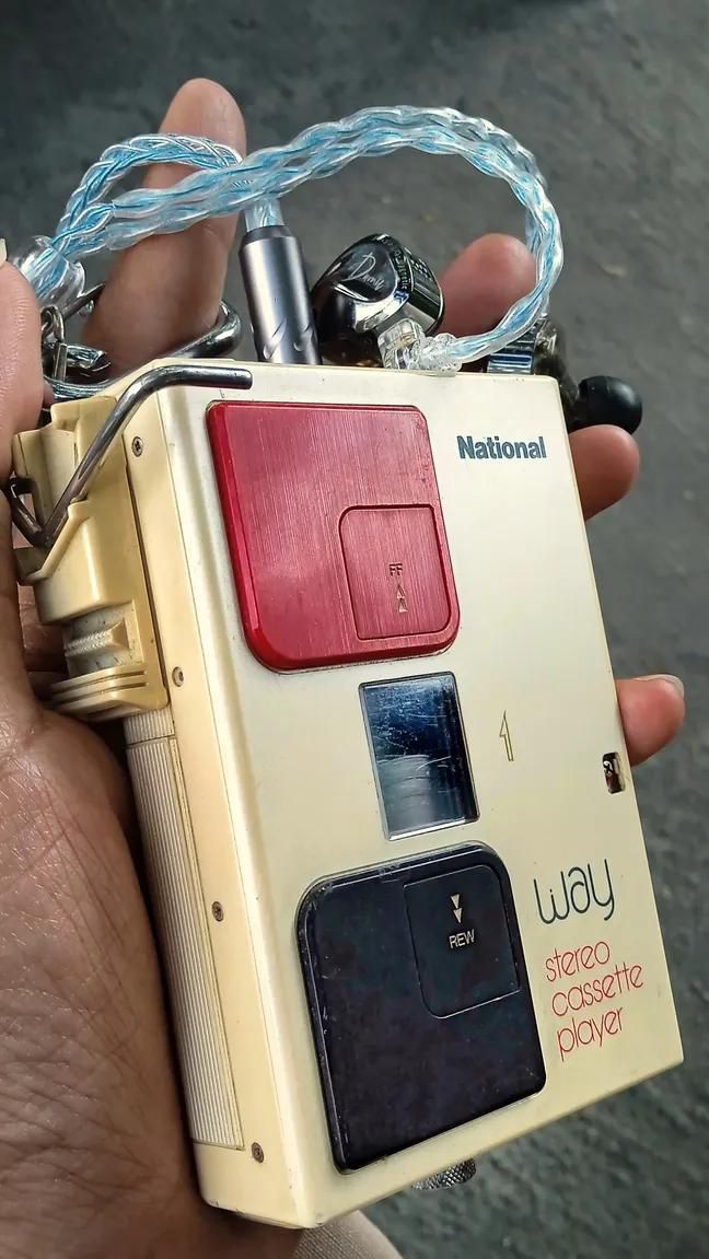 National RQ-WJ1 mini cassette player from 1982