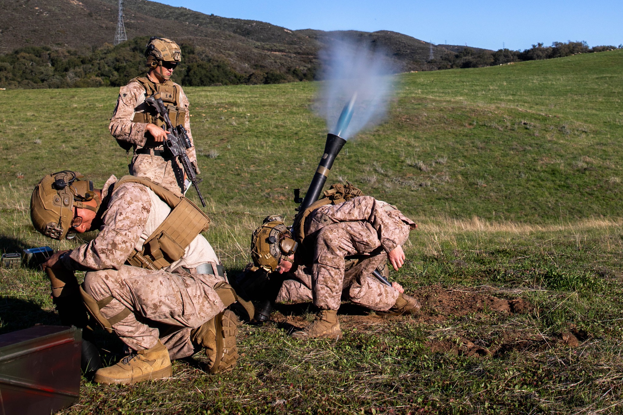 1st Marine Division - U.S. Marines with Battery A, 1st Battalion, 11th ...