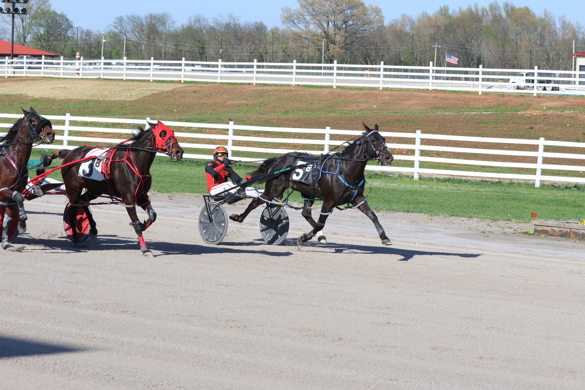 Harness - TEEN & OCTOGENARIAN TEAM UP TO WIN USHDC FEATURE AT OAK GROVE ...