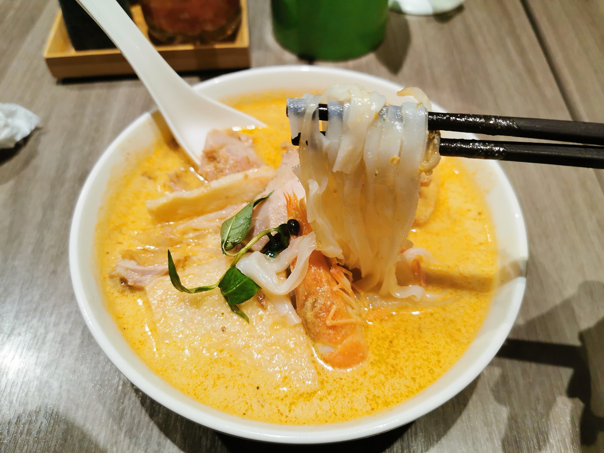 旅充小日子 - 最早知道誠記越南麵食館應該是在永康街，今天同事說想吃越南料理，離我們最近的捷運市府站的永吉路30巷就有這一間， 中午用餐時段 ...