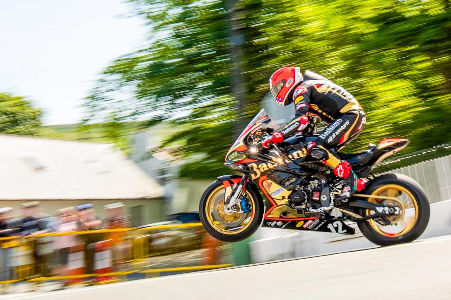 Markspics - Michael Rutter coming into land over Ballaugh bridge ...
