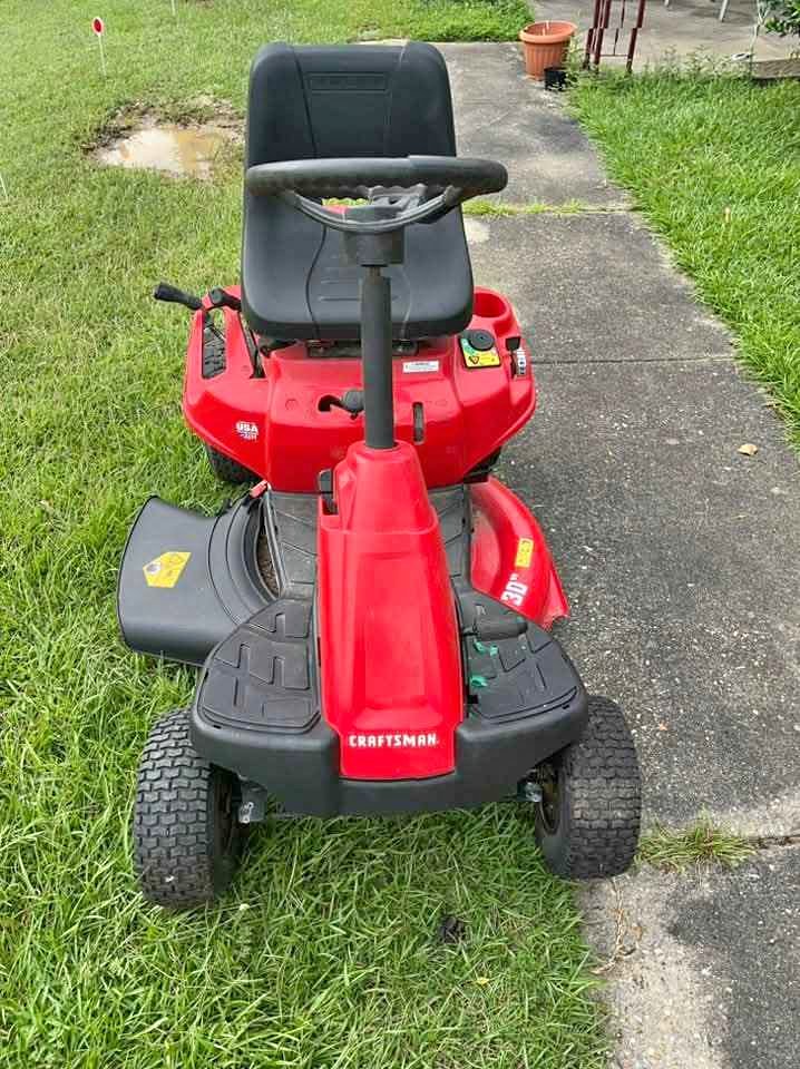 Craftsman R110 Riding Lawn Mower - Lawn Mowers - Eugene, Oregon ...
