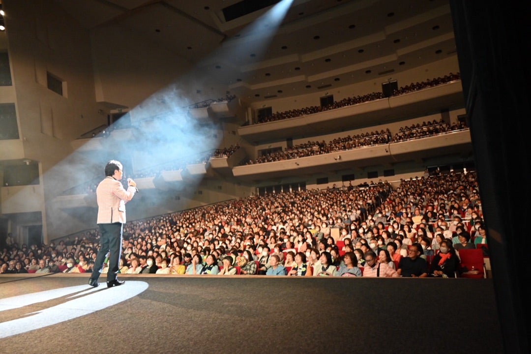 野口五郎 - 野口五郎 added a new photo.