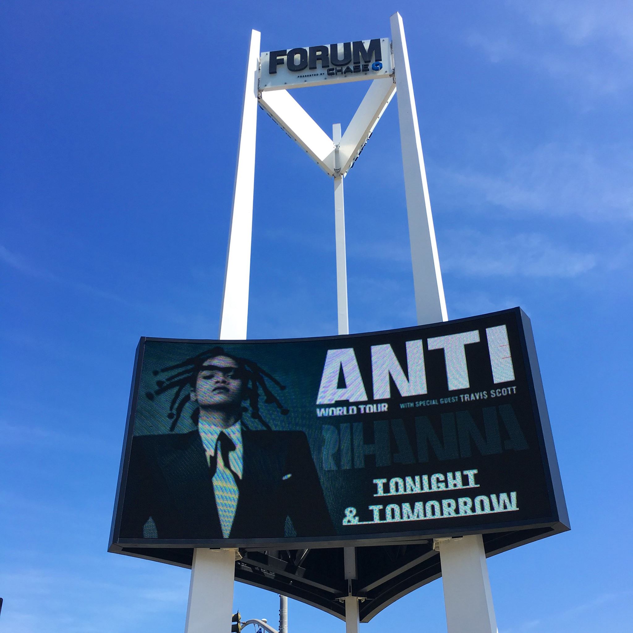 Kia - TONIGHT: We welcome Rihanna