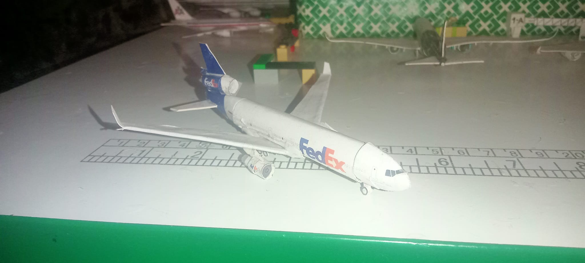 McDonell Douglas MD-11 1:400 FedEx In memory of Flight 80