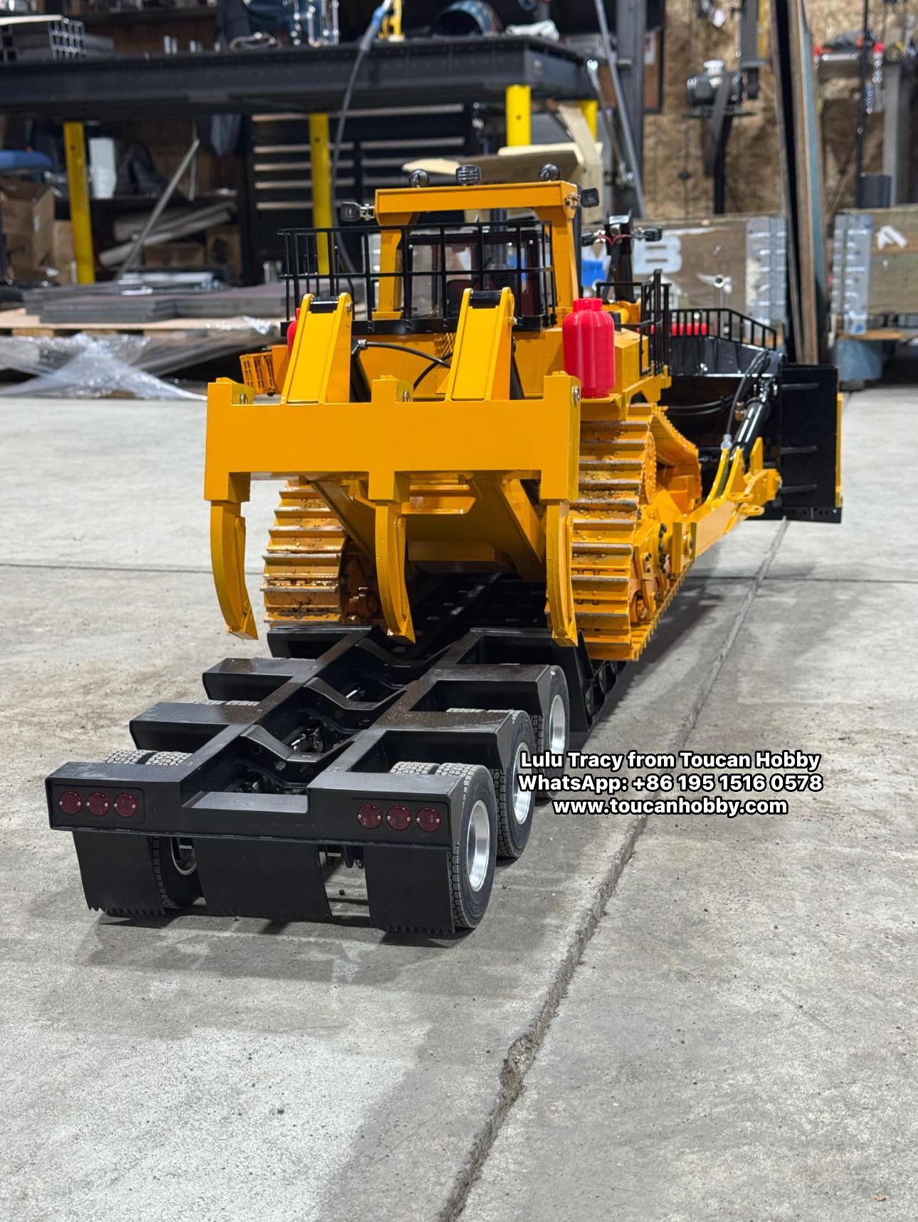 The D11 hydraulic full metal Bulldozer in 1/14 scale is super