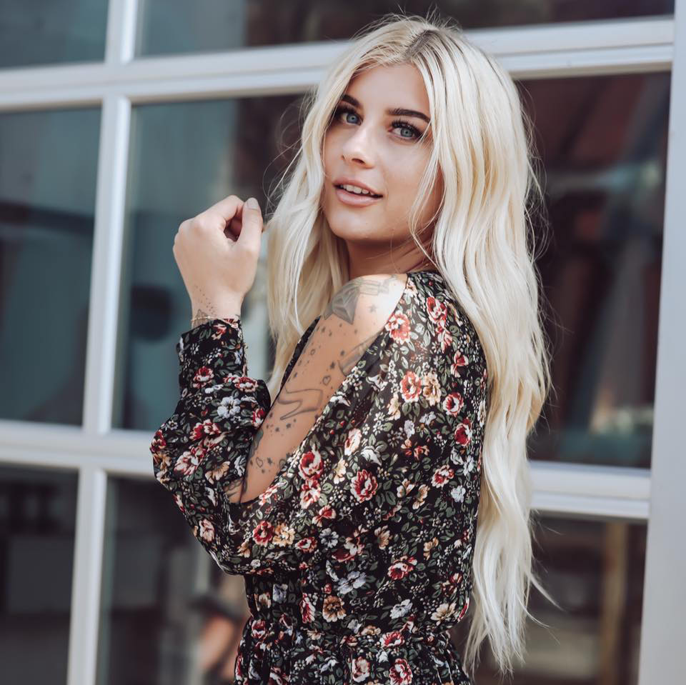 Carlie Roe Hairstylist