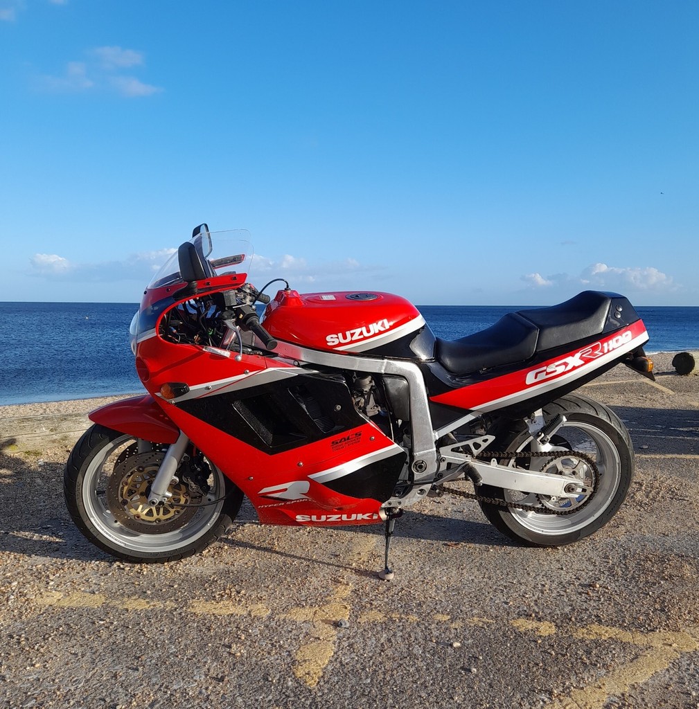 Ad: 1990 Suzuki GSX-R1100 L Slingshot - Big 'Gixxer! On eBay here