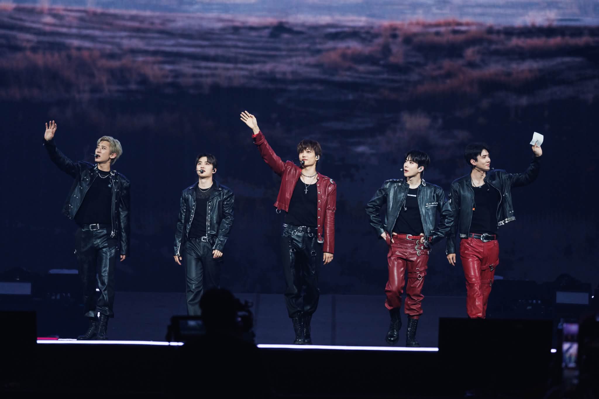 EXO 相愛吧！/ 台北小巨蛋 ➡︎高雄巨蛋 四場完售💥 EXO PLANET #6