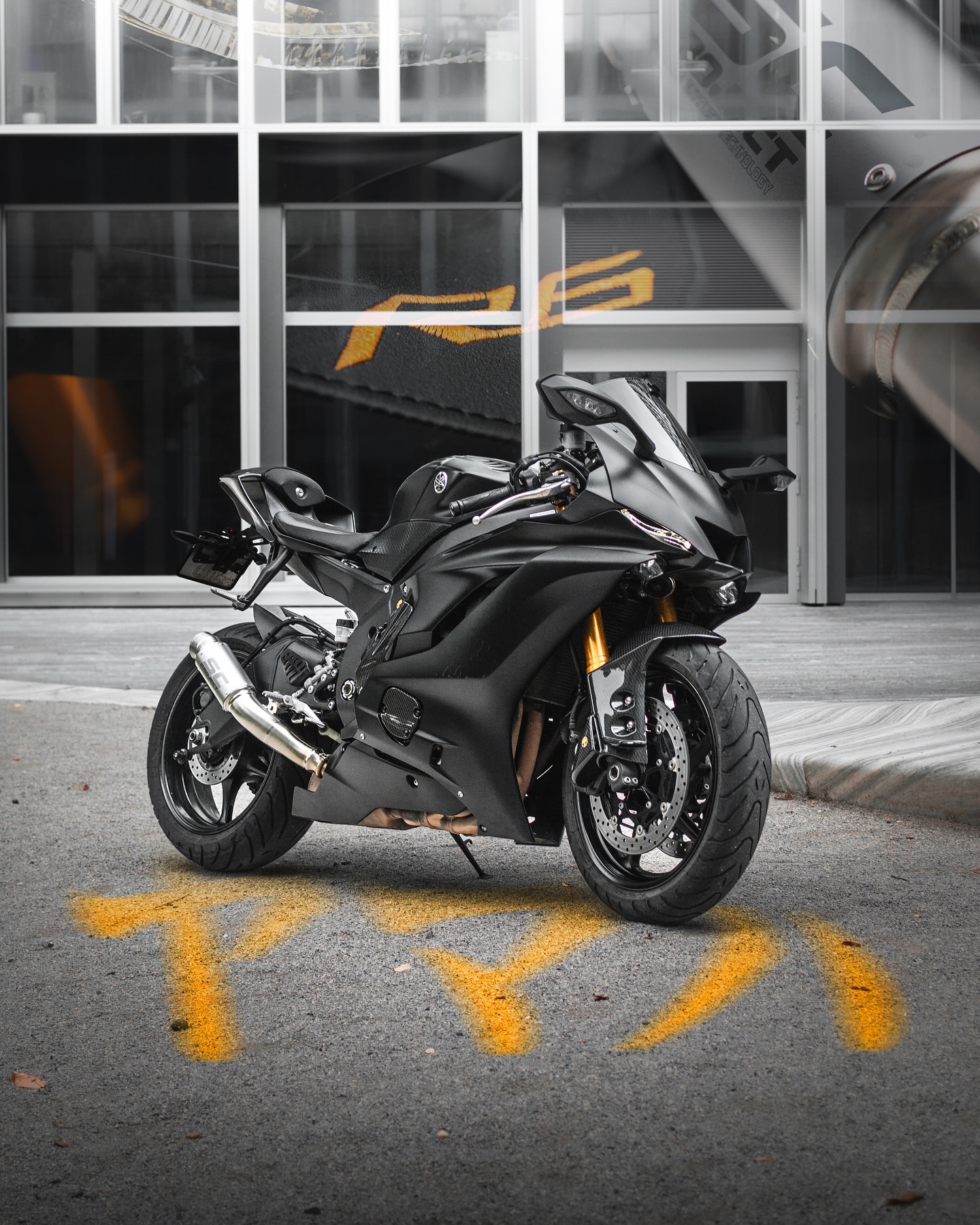 Yamaha R6 with the SC-Project GP-70 titanium exhaust—where razor 