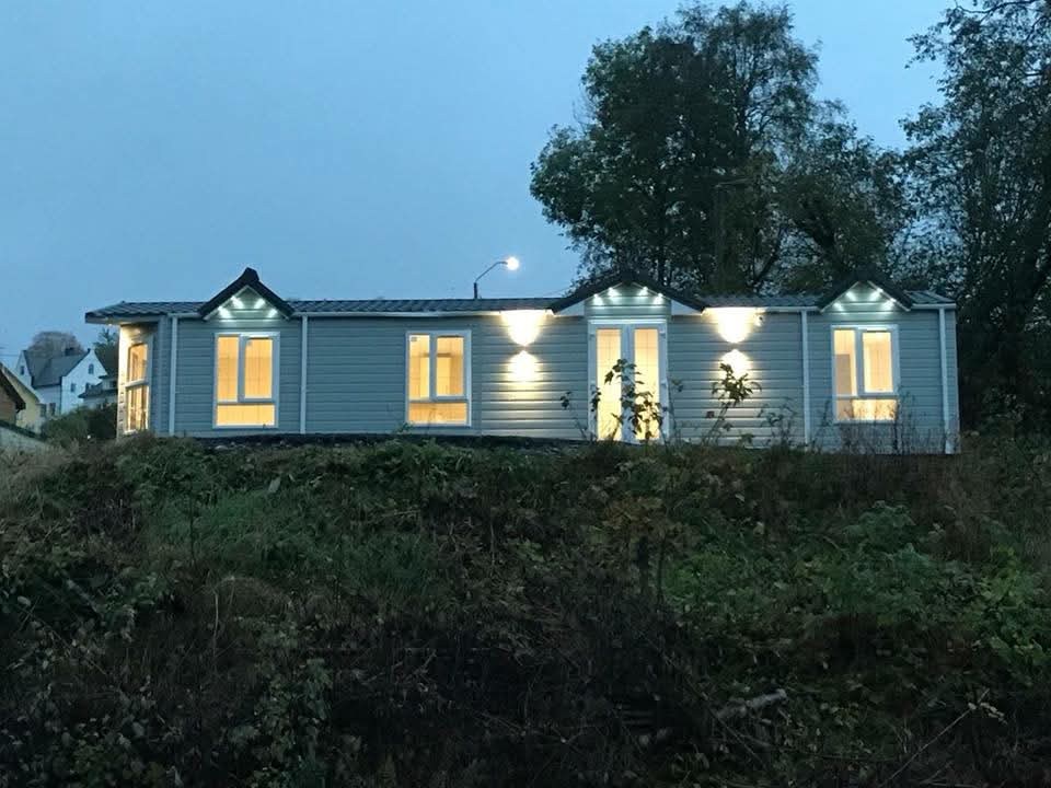 DET RØDE EPLET - Da pakker vi kofferten nok en gang, med retning mot ...