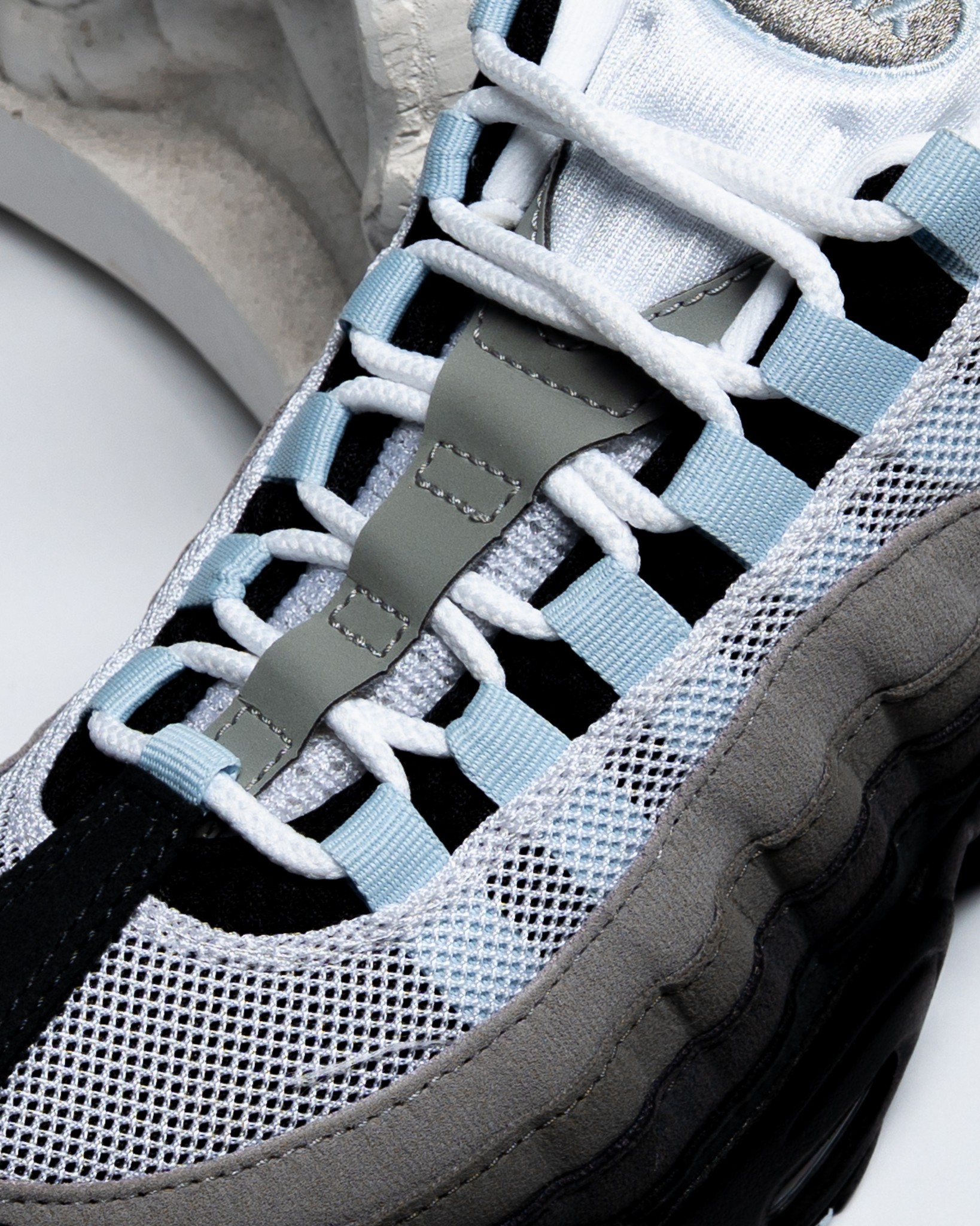 Nike Air Max 95 “Black/Blue” Made With Mix Materials ⚫️?