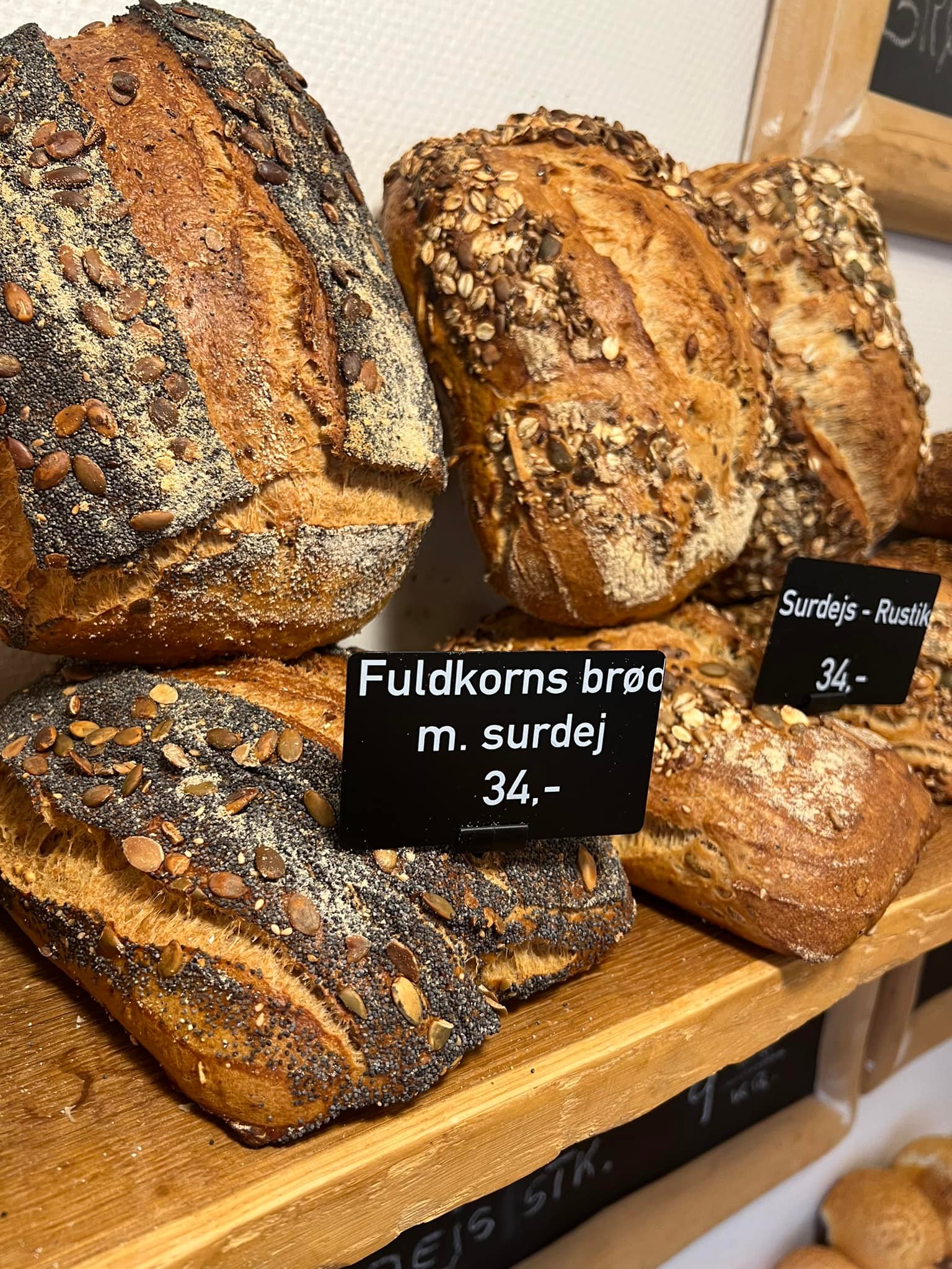 🍞 FRISKBAGT BRØD TIL EN SKARP PRIS... - Det Lune Brød - Hobro | Facebook