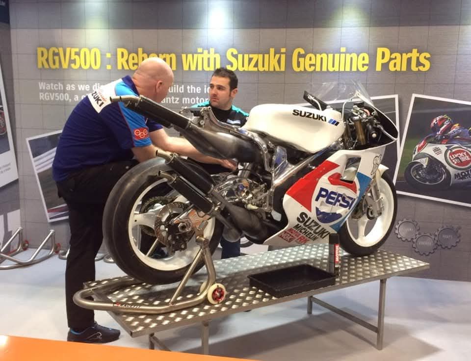 Michael Dunlop checking out Kevin Schwantz' championship winning