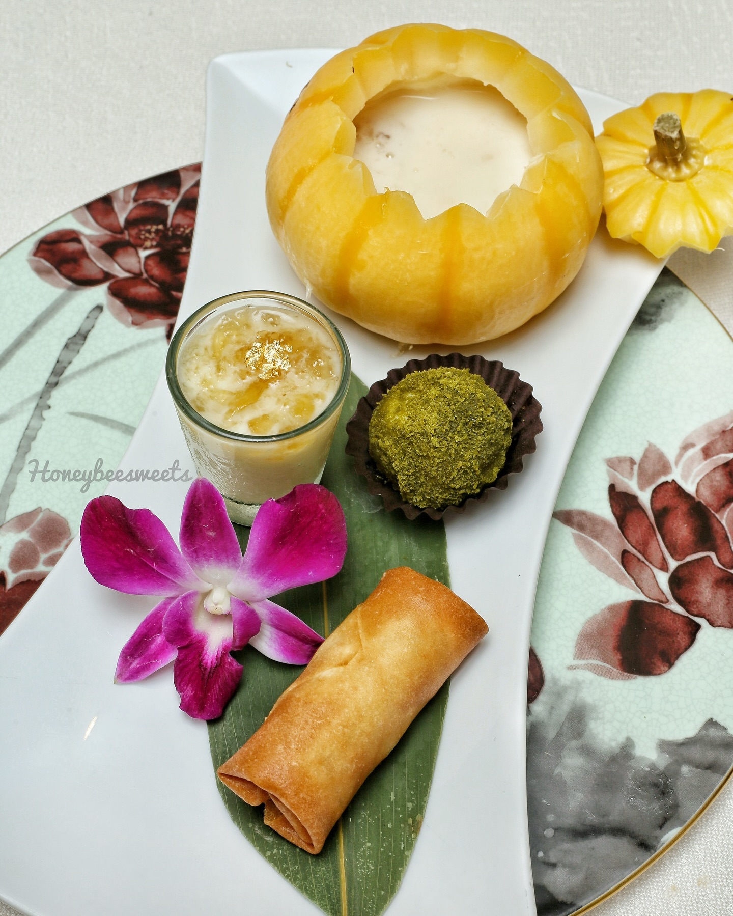 Desserts are a must at Wan Hao Chinese Restaurant! Indulge in a