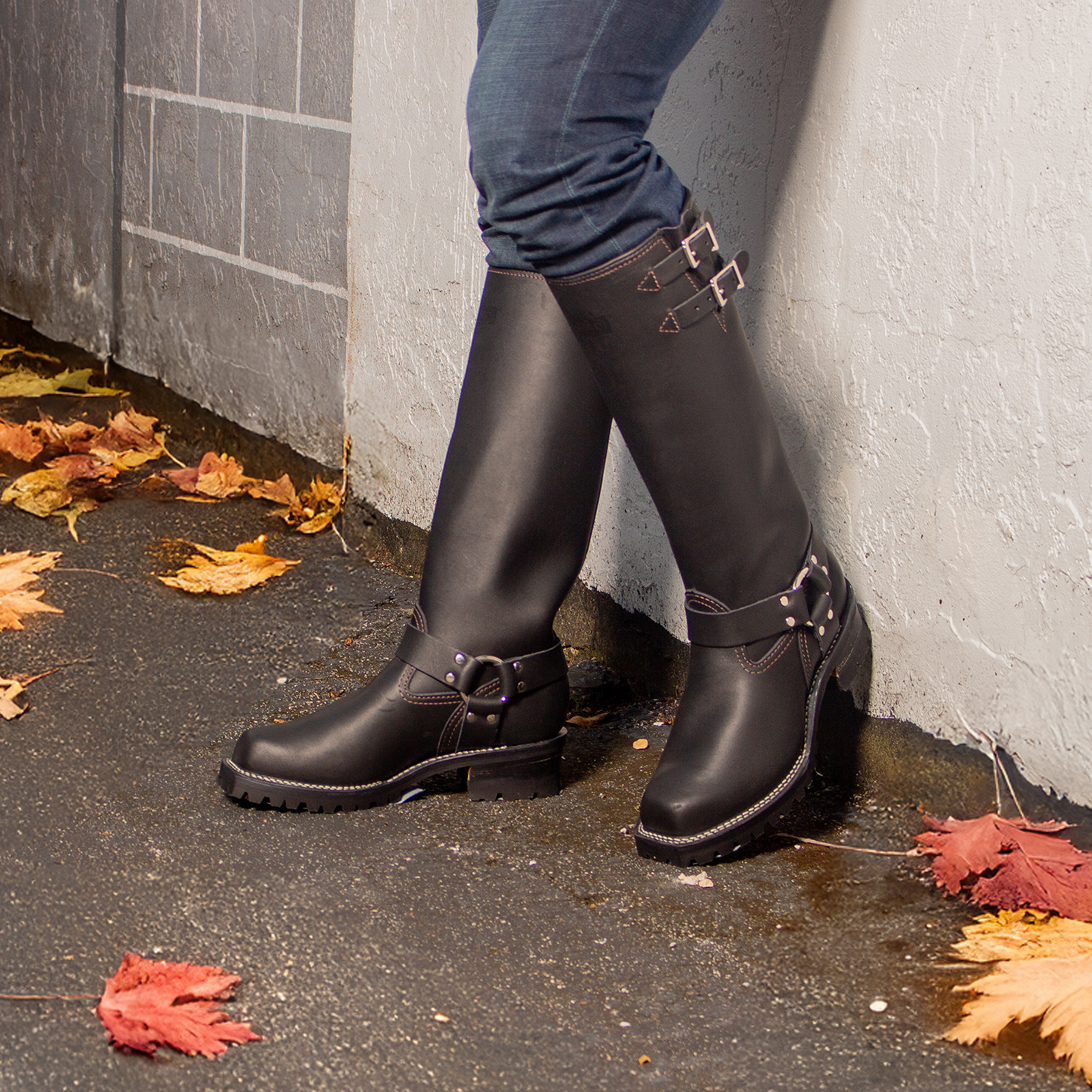 Fall starts strong in WESCO 16 Inch Harness Boots. Rugged leather 